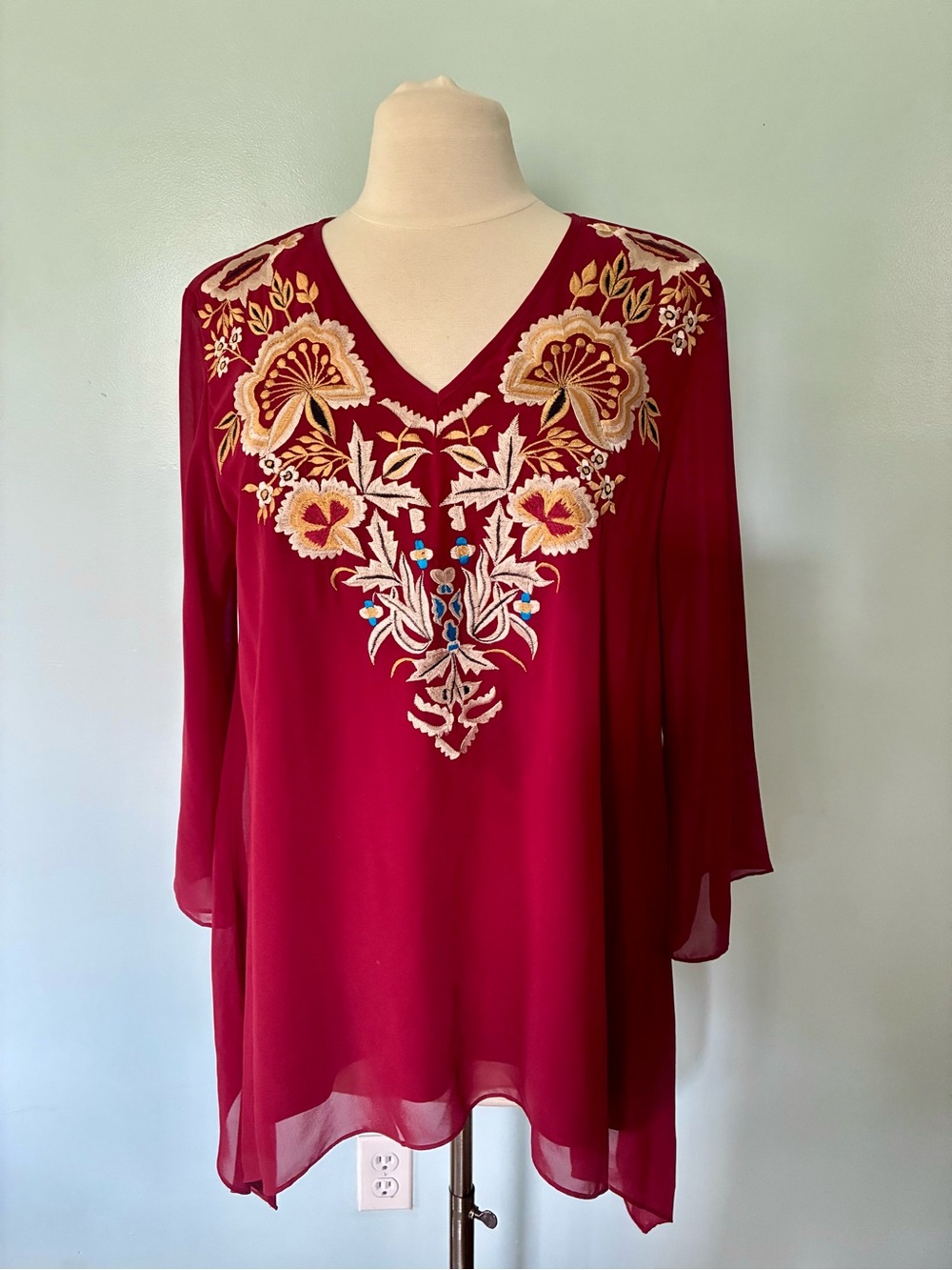 Tunique Embroidered Boho Drapy Blouse